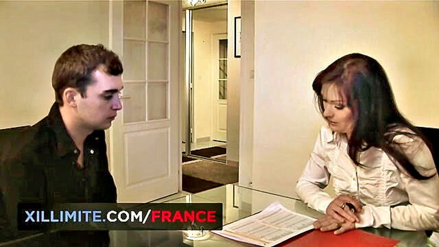 XXX BP Sexy Boss Seduces Employee Video : Made In France