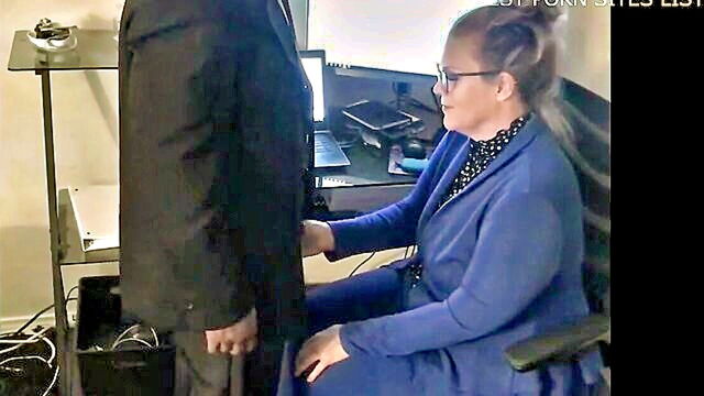 bosss thick assistant gets down and dirty in the office : Pawg