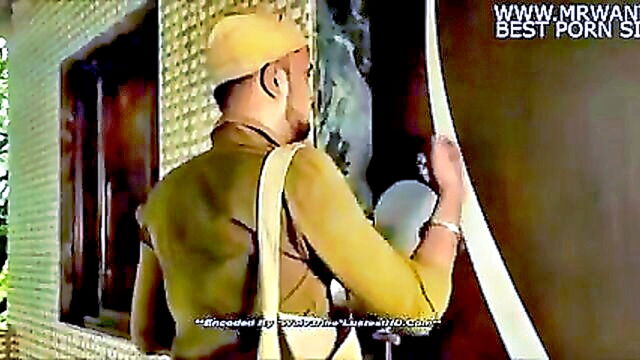 Bibi - a postwoman indulges in steamy encounter with a delivery man in saree and lingerie XES