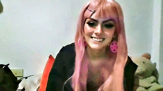 busty camgirl saturnhimes solo show with natural tits and pink hair : webcam