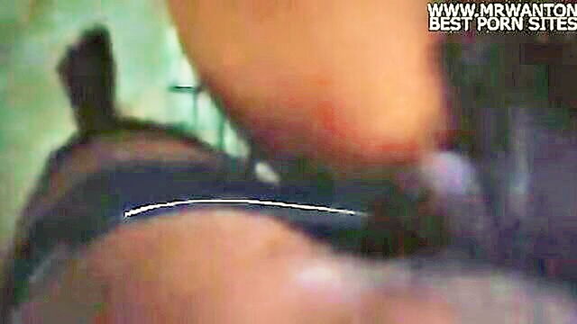 18 year old, amateur, sri lankan - young sri lankan girl gets caught naked in the room