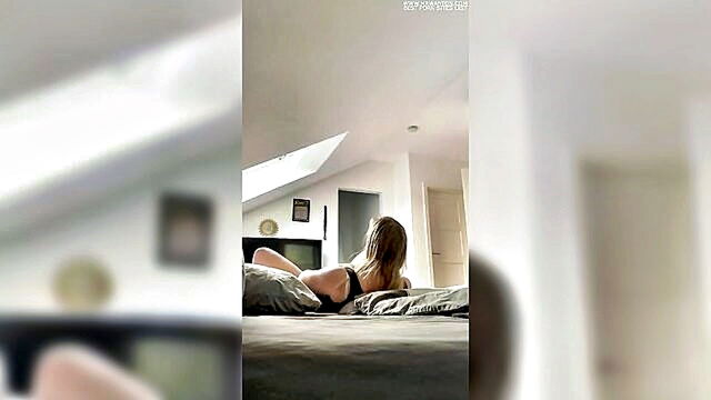 middle aged wife indulges in solo pleasure on hidden camera : Do The Wife