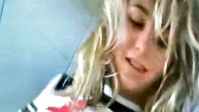 Teen Kasia - teen kasias self pleasure session on her bed