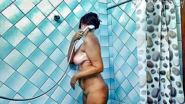 lukeryas steamy weekend erotic shower and webcam show with big natural boobs : Pawg