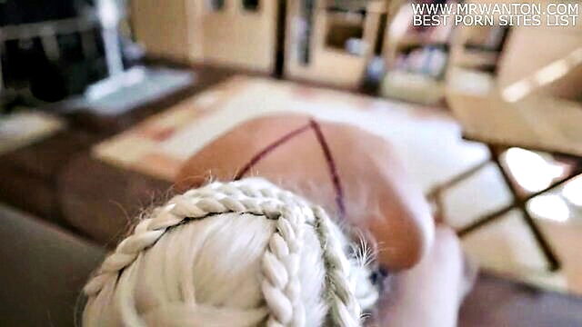 emilia clarkes kinky daenerys cosplay leads to steamy sex : cosplay