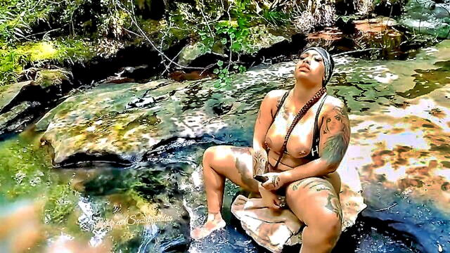 squirt goddess forest solo : Jayla Page