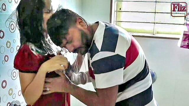 indian beauty with brunette hair and amateur experience in xozilla hd video : Amateur Porn