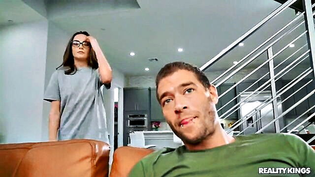 aften opal and xander corvus have fun in a t shirt : Sneaky Sex