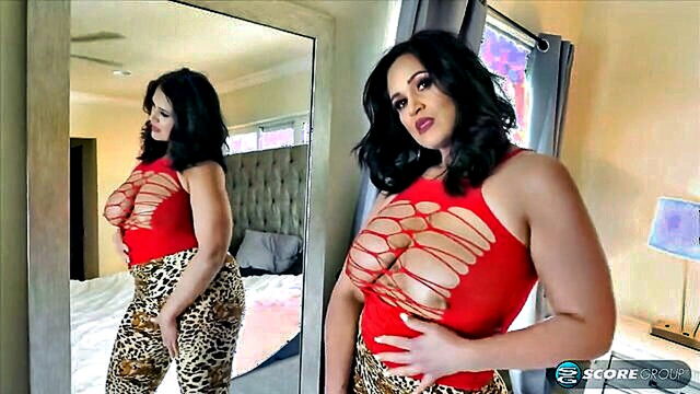 british beauty kailanis massive boobs and huge black cock get worshipped and eaten out : Chicks On Black Dicks
