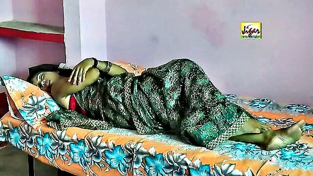 a charming and attractive homemade indian woman with her partner : Indian Hidden Cams