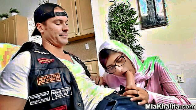 Julianna Vega, Mia Khalifa, Sean Lawless - juliana vega mia khalifas stepmom gives oral and vaginal pleasure to her boyfriend