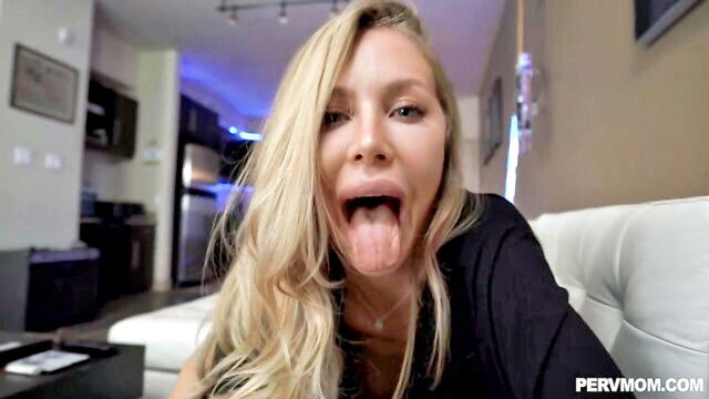 Nicole Aniston, Ike Diezel - intimate view of nicole aniston unclothing her stepmom ike diezel Mylf