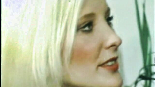 beautiful natural breasts and tan lines in classic xxx video : Blue Vanities