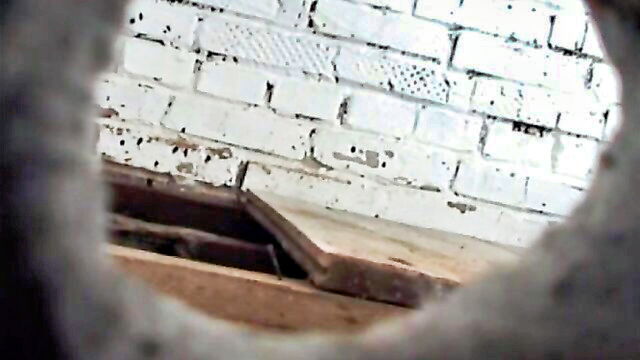 there is an on site peek at a white amateur woman in the washroom and she makes a mess : Voyeur Bank