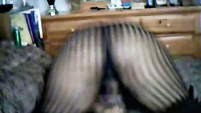 on webcam, chubby nerd, to play - see a replete black beauty enjoying alone with a dildo in a webcam performance