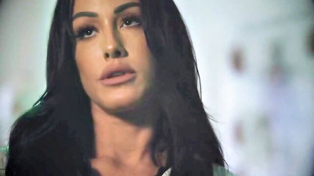 Jennifer White - jennifer white is a hot spanish babe who loves to get pounded by dr mom
