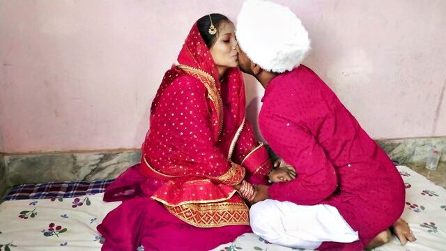 all tits, 18 years old, 18 year - a 18 year old indian sis sucks and kisses her stepbrother in public