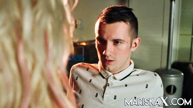 mariskaxcom hot husband gets it on in the kitchen with the milf switchboard operator : VIPMembers