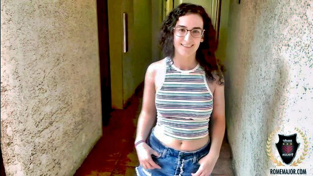 Lyra Lockhart - lyra lockharts welcome back gift – a facial in the trunk
