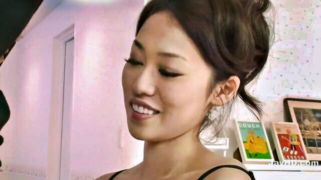 see an asian milf in stockings get a hard and deep penetration in her tight vagina : Jav HD
