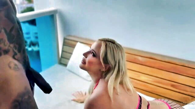 savannah, milf, only fans - savannah bond only fans
