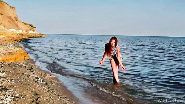 sun, dance - hot babe sunbathing video