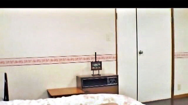 find my wife masturbating : JAVHD