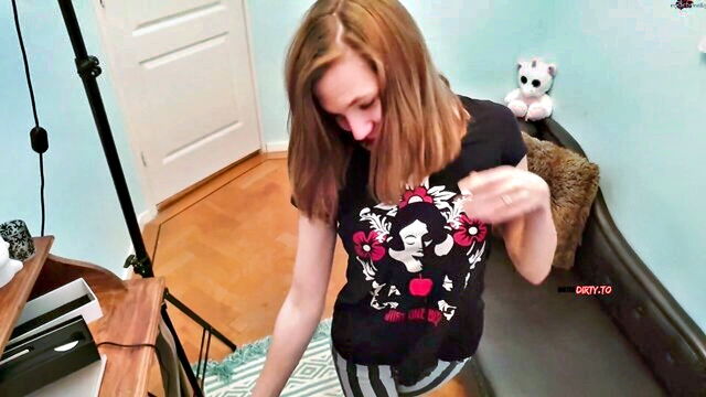 Anne-Eden, BettDuett - small tits pov creampie