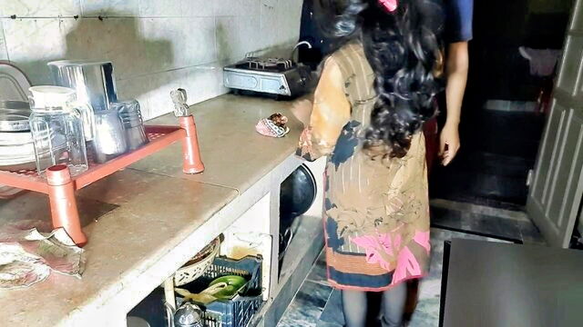 Desi - indian aunty doggy style