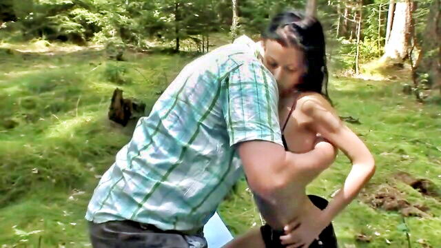 teen, blowjob, outdoor - amateur babe gets fucked outdoors
