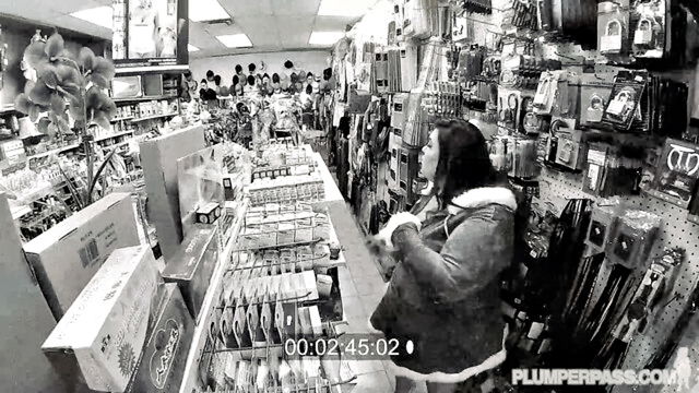 milf, shoplifting, busty - bella bendz santa fuck