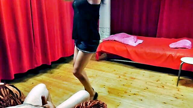 skinny teen receives tit fucking from elderly amateur : Amateur Lapdancer