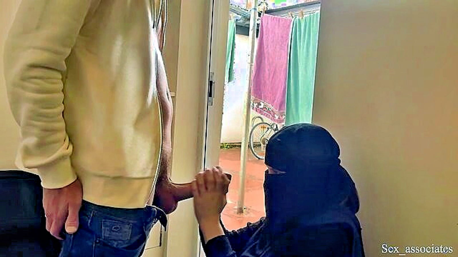 Tugilish porno Men onamning qiniga kirdim