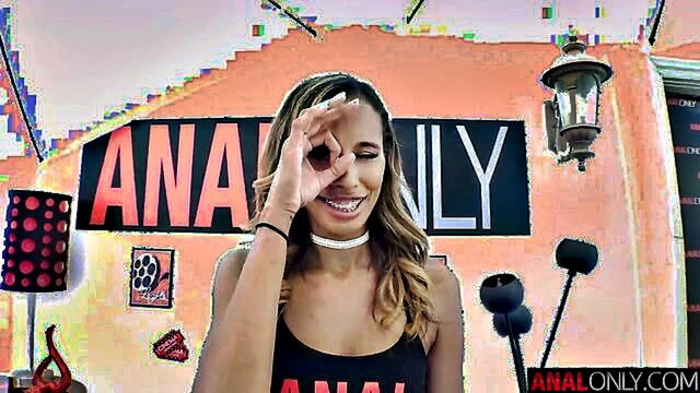 Scott Nails - skinny lesbian kylie le beau gets analized by scott nails Anal Only