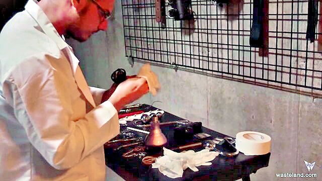 amateur lady held captive by a kinky scientist for pleasure : Wasteland