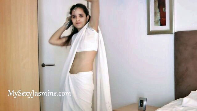 beautiful indian, beautiful indian teen (18+), beautiful babe - indian teen fingers herself