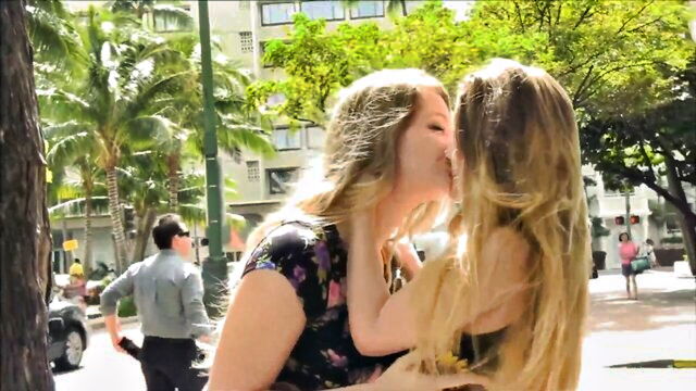 Veronica, Nicole, Summer, Sandy - hawaiian sluts foot fetish