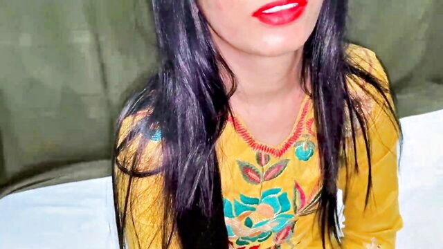 naughty america, reality, homemade - punjabi mom gand wali