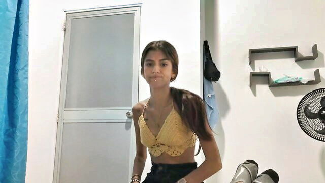 TUflacasex - horny stepsis pov latina