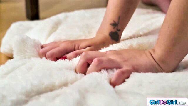 Chloe Surreal - lesbian sex toys