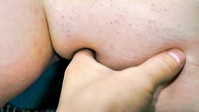 tits, babe, teen - young girl shows pussy to friends dad