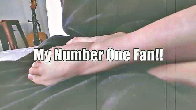 lulu chu - lulu chu facial on her knees