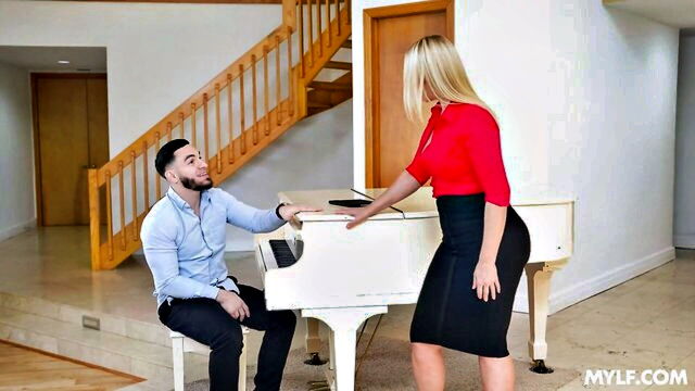 Mellanie Monroe, Peter Green - big cock fucks long hair