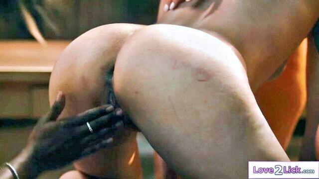 Little Puck - all girl gangbang fist