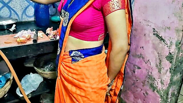 aunty hot hobby sex with her husband in the kitchen in saree : Your Kavita Bhabhi