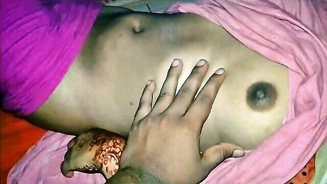 seductive young indian woman engages in sexual activity without clothing : XShootcp1
