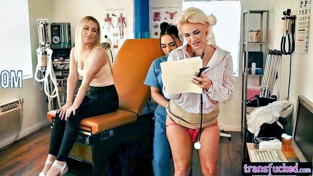 shemales, shemale sex, tranny - nurse fucks doctor