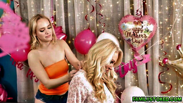 Alexis Malone, Will Pounder - small tits dildo