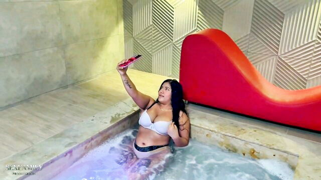 amateur homemade, 18 year old indian girl, asian teen - indian stepsis in jacuzzi