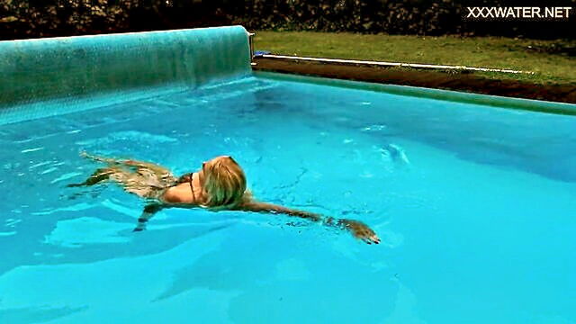 Emily Ross - emily ross delivers another jaw dropping performance underwater Under Water Show